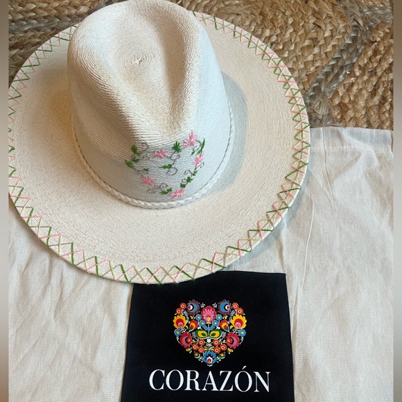LoveShackFancy Accessories - Corazon Playero loveshackfancy hat heart flowers